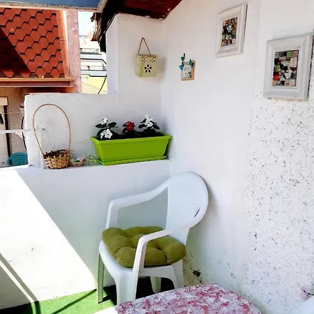 Floor In The Center Of Apartment