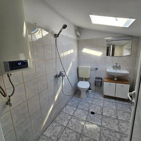 شقة Floor In The Center Of